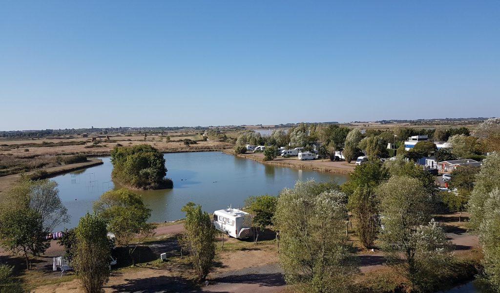 etang camping le bateau