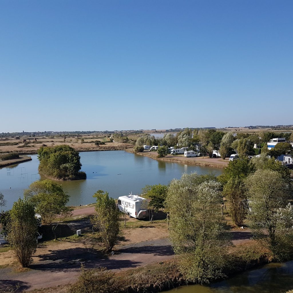 etang camping le bateau